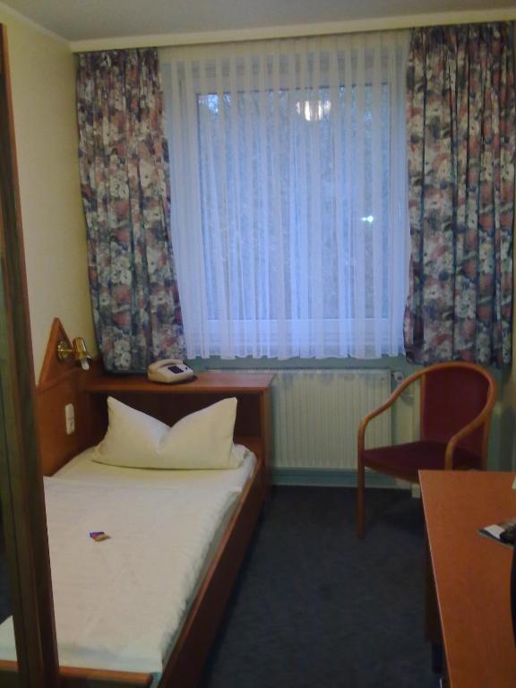 Autobahn Hotel Pfungstadt Ost Zimmer foto
